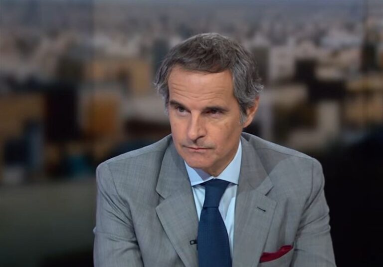 غروسي يدعو لتدخل الوكالة الدولية في مراقبة اتفاق أمريكا وإيران المحتمل غروسي يطالب بمشاركة الوكالة الدولية في مراقبة الاتفاق المحتمل بين أمريكا وإيران