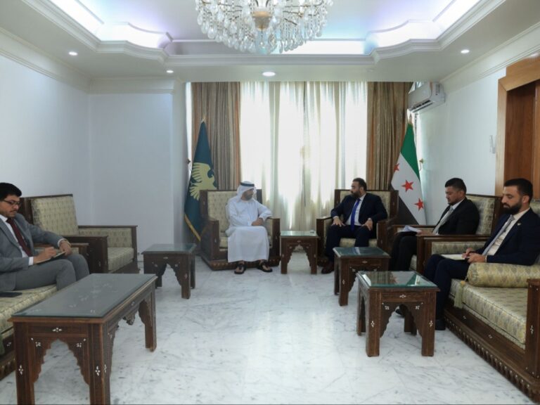 تعزيز التعاون لمواجهة التضليل: وزير الإعلام يلتقي السفير الإماراتي وزير الإعلام يبحث مع السفير الإماراتي التعاون في مواجهة التضليل