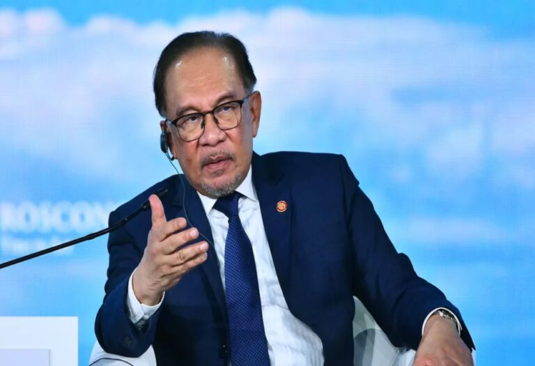 ماليزيا تؤكد دعمها للتعاون مع روسيا وآسيان وتنتقد ازدواجية المعايير في غزة ماليزيا تؤكد دعمها للتعاون مع روسيا وآسيان وتنتقد ازدواجية المعايير في غزة
