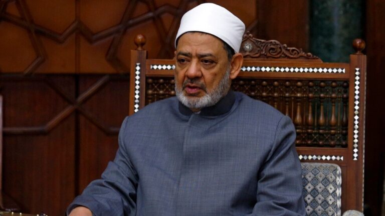 شيخ الأزهر ينتقد اتفاق أمريكا وإيران ويكشف تبعاته المحتملة شيخ الأزهر يعلق على اتفاق أمريكا وإيران