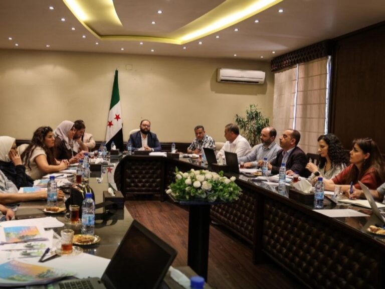 وزارة الإدارة المحلية تناقش مع الفاو الخطة الوطنية لمكافحة الجفاف وزارة الإدارة المحلية تبحث مع الفاو الخطة الوطنية لإدارة الجفاف