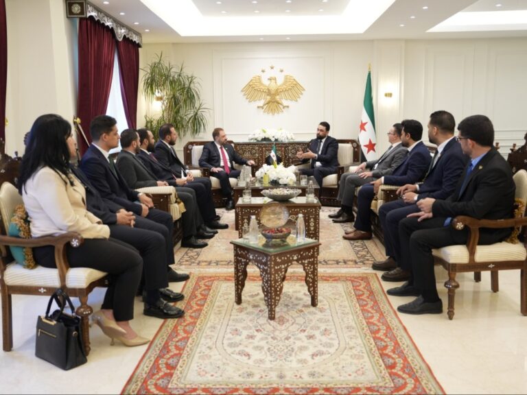الحصري يناقش في لبنان سبل تعزيز التعاون الجوي بين سوريا ولبنان الحصري يبحث في لبنان تعزيز التعاون الجوي بين البلدين