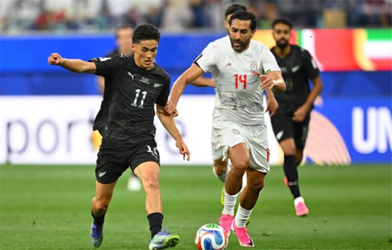 مدرب نيوزيلندا يؤكد عدم الخوف من مواجهة مصر رغم ثنائيها القوي مدرب نيوزيلندا: لا نخشى مواجهة مصر رغم امتلاكها هذا الثنائي