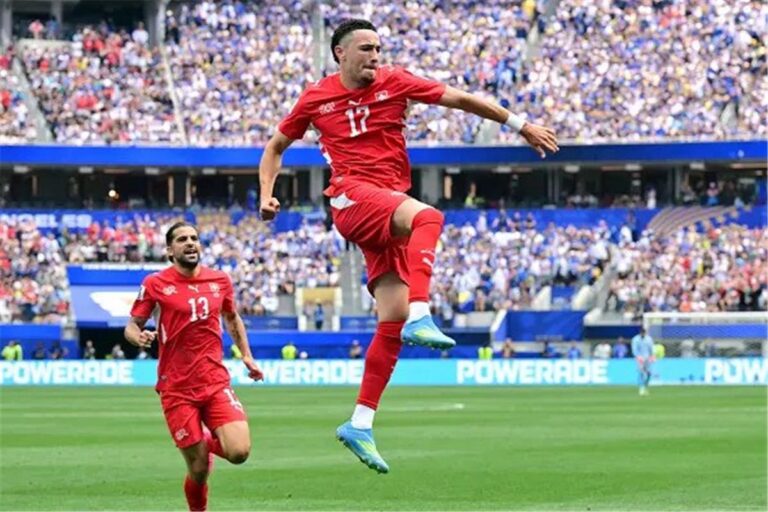 فيديو | في 15 دقيقة.. سويسرا تسحق البوسنة برباعية وتقترب من دور الـ32 في كأس العالم