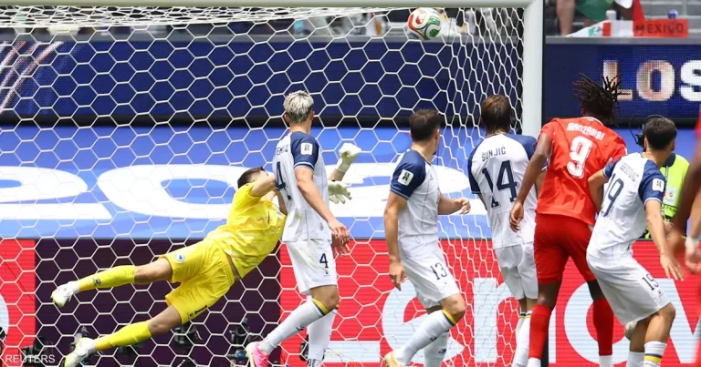 سويسرا تتفوق على البوسنة وتقترب من التأهل لدور الـ32 في كأس العالم كأس العالم: سويسرا تتخطى البوسنة.. وتقترب من "دور الـ32"