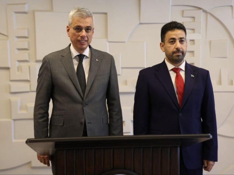 وزير الصحة يبحث مع نظيره التركي تطوير التعاون الصحي وتبادل الخبرات الطبية