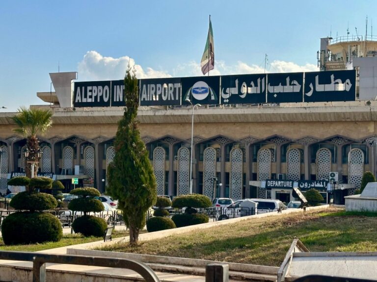 رحلات مباشرة بين بوخارست وحلب تبدأ في 1 يوليو المقبل وفق الطيران المدني الطيران المدني: رحلات مباشرة بين بوخارست وحلب بدءاً من 1 تموز المقبل