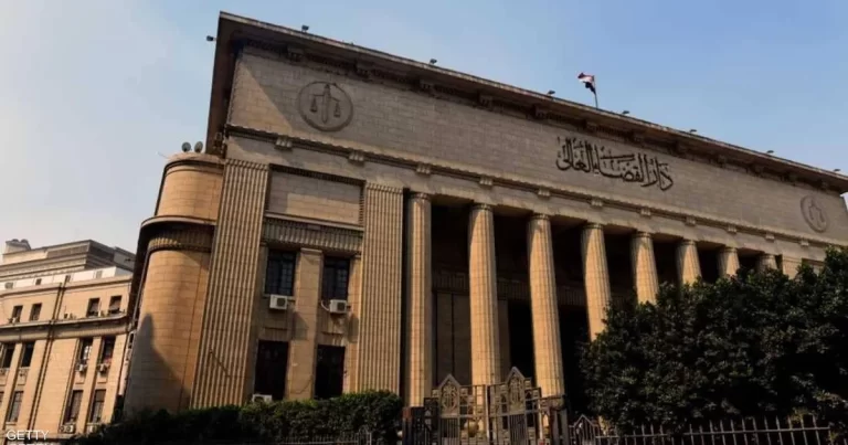 النيابة المصرية تحبس 3 متهمين في قضية بائعة الشاي الشهيرة قضية "بائعة الشاي".. النيابة المصرية تحبس 3 متهمين