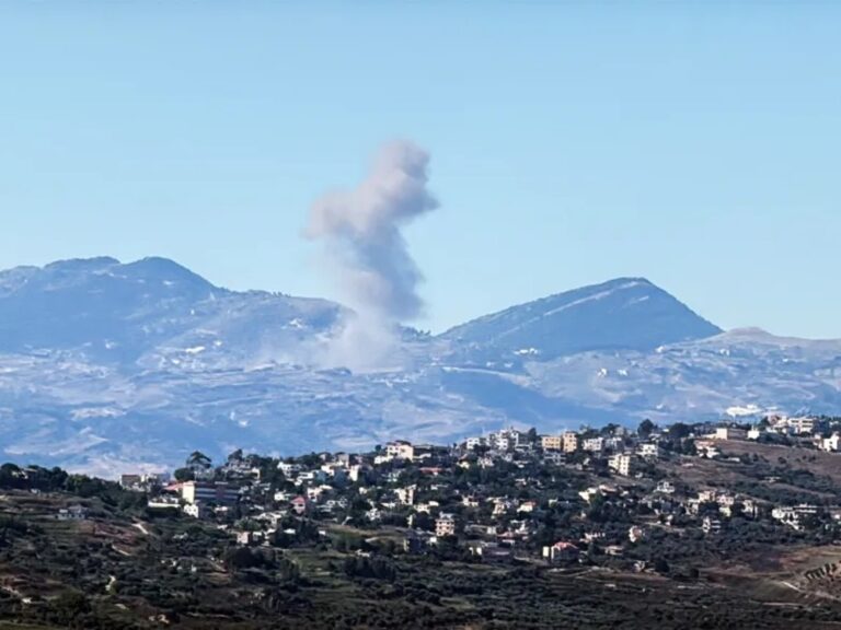 لبنان.. مقتل 5 أشخاص بغارات إسرائيلية استهدفت قرى وبلدات الجنوب