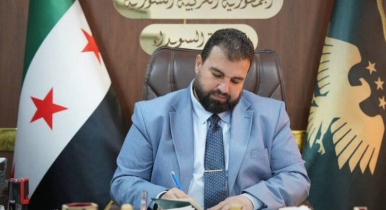 محافظ السويداء يدعو سكان الريف الغربي والشمالي للعودة ويؤكد جاهزية الخدمات محافظ السويداء يدعو أهالي الريف الغربي والشمالي للعودة ويؤكد جاهزية الخدمات