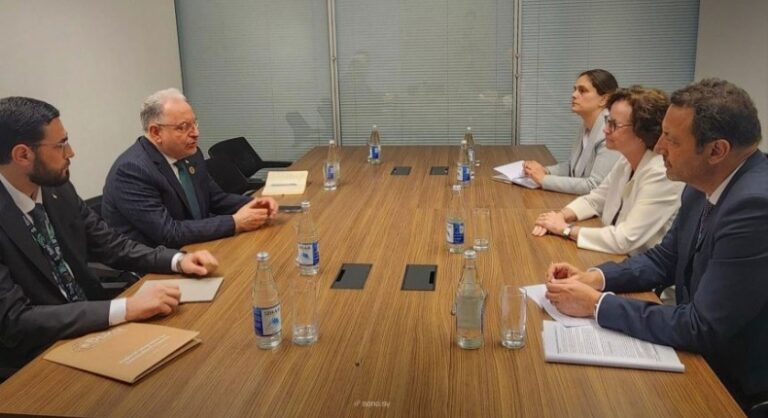 برنية يناقش مع وفد أوروبي تحديات المصارف والمؤسسات المالية في سوريا برنية يبحث مع وفد أوروبي تحديات عمل المصارف والمؤسسات المالية الأوروبية في سوريا