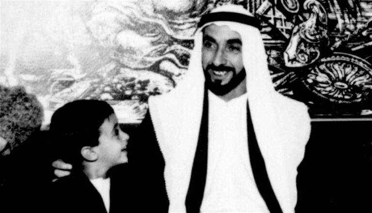 محمد بن زايد يؤكد دور الأب كقدوة ورمز للعطاء والتفاني في المجتمع محمد بن زايد: الأب هو السند والقدوة ورمز العطاء والتفاني