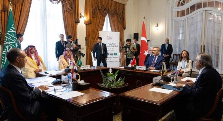 القاهرة تستضيف اجتماعاً رباعياً لبحث تنفيذ تفاهمات واشنطن وطهران القاهرة تستضيف اجتماعاً رباعياً لبحث تنفيذ تفاهمات واشنطن وطهران
