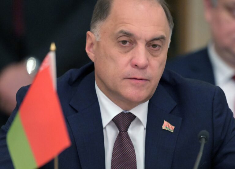 بيلاروسيا: أمين مجلس الأمن يؤكد رغبة أوروبا في إدخال مينسك في النزاع الأوكراني أمين مجلس الأمن البيلاروسي: أوروبا ترغب في جر مينسك إلى النزاع الأوكراني
