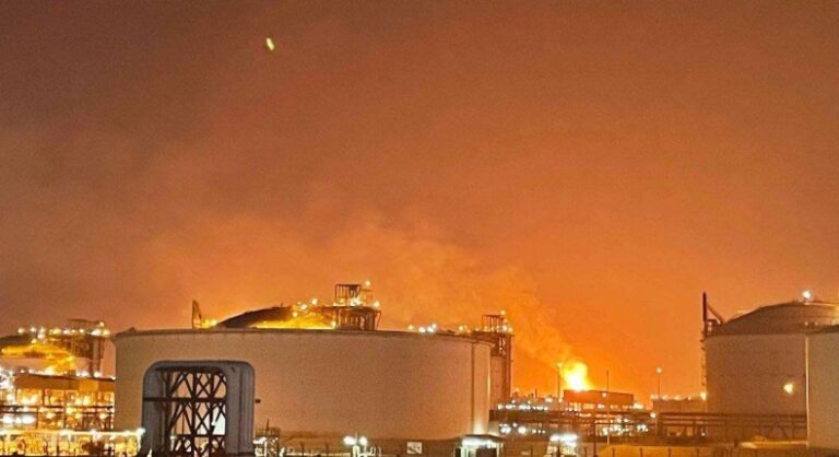 انفجار داخلي في مصنع برأس لفان يسفر عن إصابة 54 وفقدان 18 شخصاً قطر تعلن إصابة 54 شخصا وفقدان 18 إثر انفجار داخلي في مصنع برأس لفان