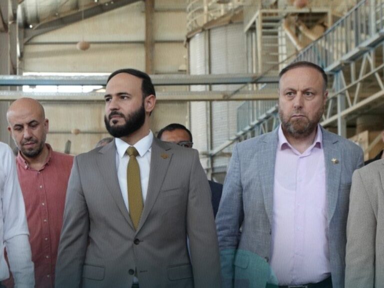 محافظ حلب يعزز سرعة تسويق الحبوب وصرف مستحقات المزارعين محافظ حلب يؤكد تسريع تسويق الحبوب وصرف مستحقات المزارعين