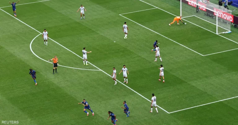 فرنسا تتأهل لدور الـ32 في كأس العالم بثلاثية في مرمى العراق