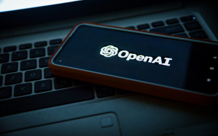 سامسونج تبرم صفقة مع OpenAI لتعزيز تقنيات الذكاء الاصطناعي لديها سامسونج توقع واحدة من أكبر صفقات OpenAI المؤسسية لتعزيز تقنيات الذكاء الاصطناعي لديها - التقنية بلا حدود