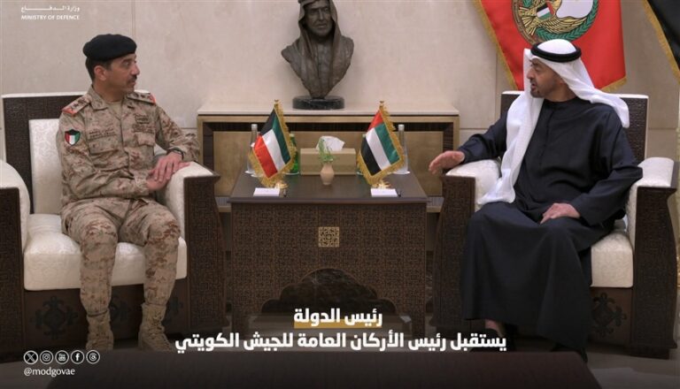 رئيس الدولة ورئيس الأركان الكويتي يبحثان التنسيق العسكري المشترك