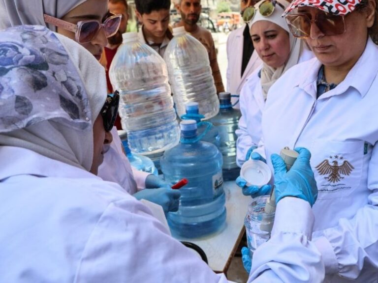 برنامج وطني لمراقبة تلوث المياه يطلقه وزارة الإدارة المحلية والبيئة وزارة الإدارة المحلية والبيئة تطلق البرنامج الوطني لمراقبة تلوث المياه