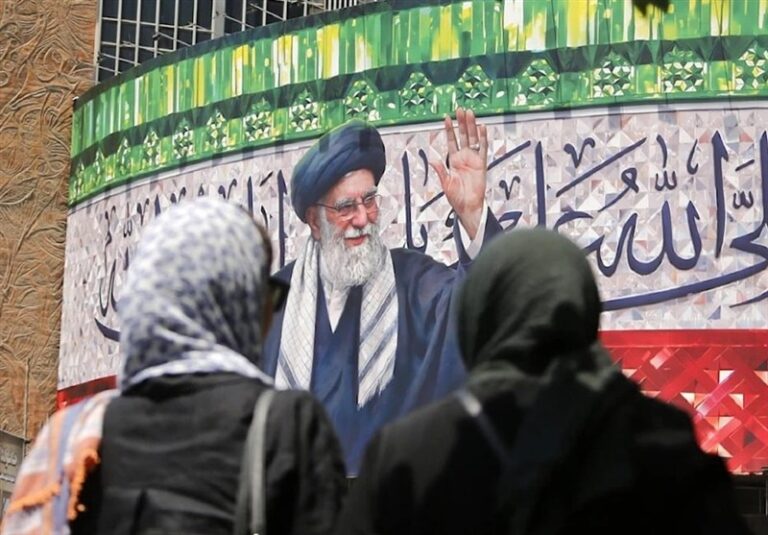 العراق وإيران: تعزز محور المقاومة بعد تراجع الدبلوماسية في كربلاء من كربلاء إلى طهران: سقوط وهم الدبلوماسية وصعود محور المقاومة في معركة الإرادات