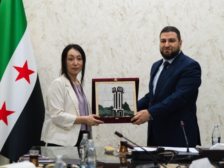 حمص تستقبل وفدًا يابانيًا لبحث التعاون في القطاعين الصحي والخدمي محافظ حمص يبحث مع وفد ياباني آفاق التعاون في القطاعات الصحية والخدمية
