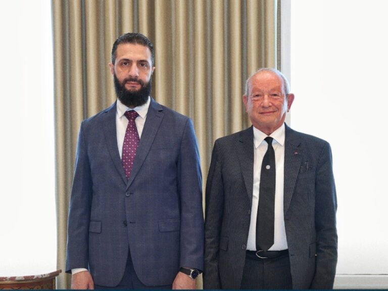 الرئيس الشرع يستقبل رجل الأعمال المصري نجيب ساويرس