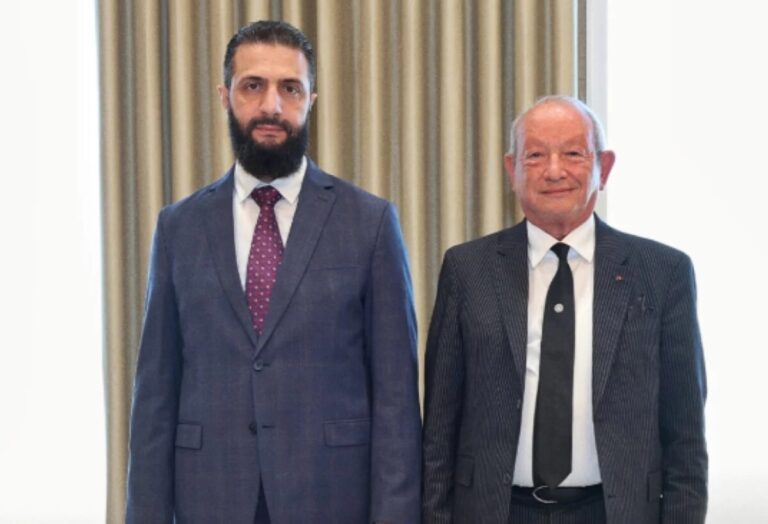 ساويرس يحسم الجدل: مقارنة أحمد الشرع بمرسي مستحيلة والأول درس أخطاء الربيع العربي