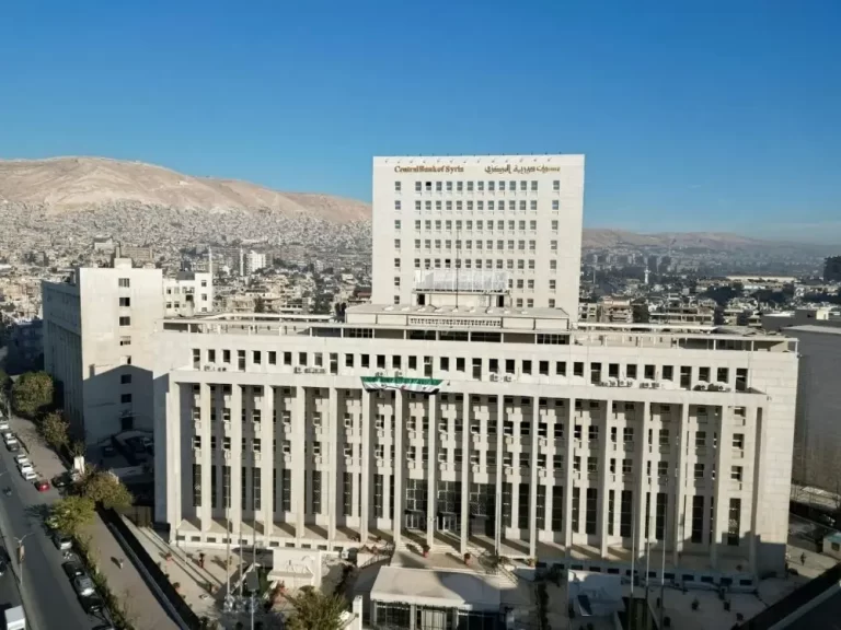 بعد تمديد صلاحيتها.. المصرف المركزي يوسع مراكز استبدال العملة عبر فروع البريد
