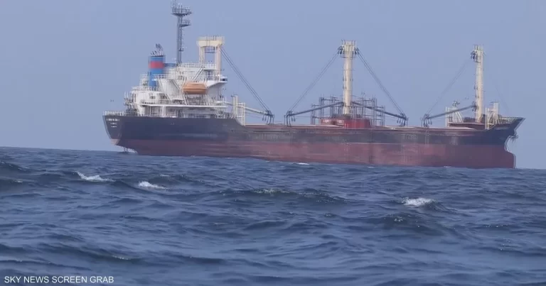 تأخر الإفراج عن البحارة المصريين بسبب شرط نقل فدية 2.25 مليون دولار عبر الطائرة تأخر الإفراج عن البحارة المصريين بسبب شرط نقل فدية 2.25 مليون دولار عبر الطائرة