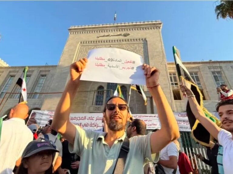 المستشار القانوني محمود عثمان: قانون يجرّم تمجيد النظام البائد ضروري لبناء سوريا المستقبل