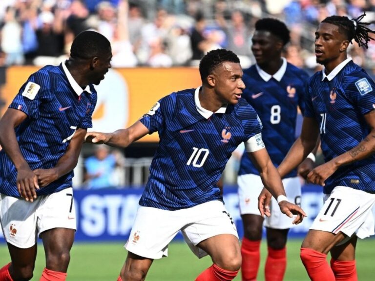 فرنسا تتأهل لثمن نهائي مونديال 2026 بعد الفوز على السويد 3-0 فرنسا تتأهل لثمن نهائي مونديال 2026 بعد الفوز على السويد 3-0