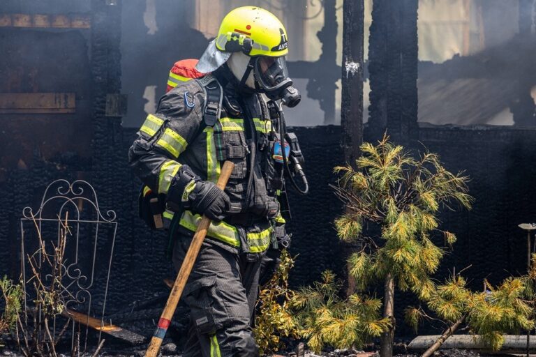 مصرع شخصين وإصابة أكثر من 30 جراء حريق في مستشفى بألمانيا مصرع شخصين وإصابة أكثر من 30 جراء حريق في مستشفى بألمانيا