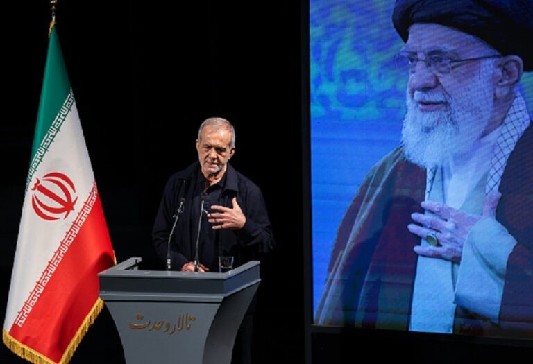 إيران: بزشكيان يؤكد أن رحيل خامنئي يفتح فصلًا جديدًا من التضامن الوطني إيران: بزشكيان يؤكد أن رحيل خامنئي يفتح فصلًا جديدًا من التضامن الوطني