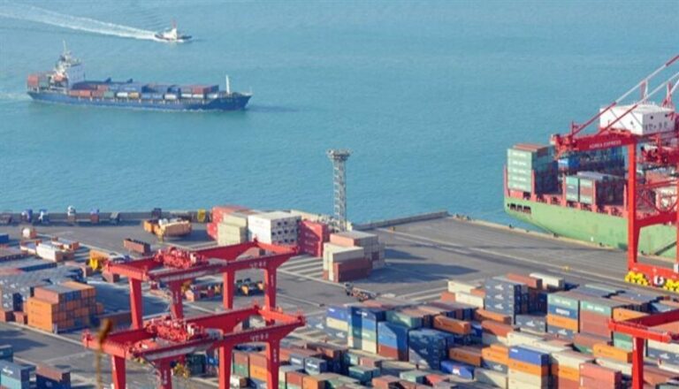 استثمار إماراتي بقيمة 800 مليون دولار لتطوير ميناء طرطوس السوري استثمار إماراتي بقيمة 800 مليون دولار لتطوير ميناء طرطوس السوري