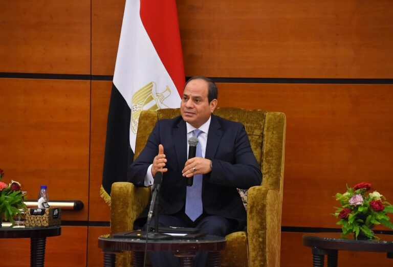 السيسي يهنئ منتخب مصر على الإنجاز التاريخي في البطولة الأفريقية السيسي يهنئ منتخب مصر على الإنجاز التاريخي في البطولة الأفريقية