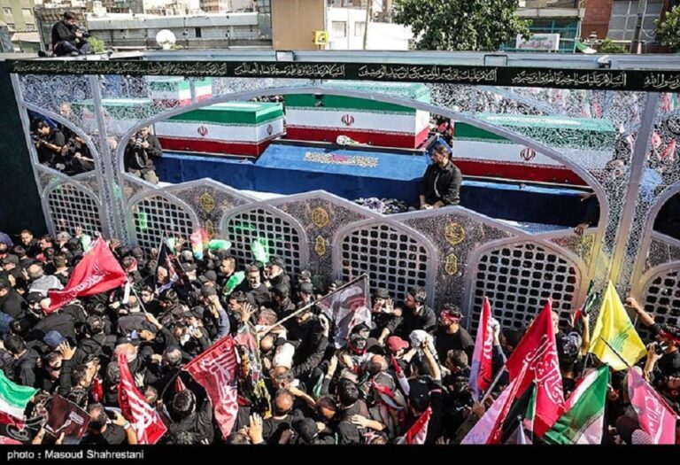 طهران: حشود كبيرة تشارك في تشييع خامنئي في اليوم الرابع من مراسمه طهران: حشود كبيرة تشارك في تشييع خامنئي في اليوم الرابع من مراسمه