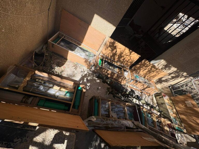 الجيش الإسرائيلي يعلن تدمير بنى تحتية لـ”حزب الله” في جنوب لبنان الجيش الإسرائيلي يعلن تدمير بنى تحتية لـ"حزب الله" في جنوب لبنان