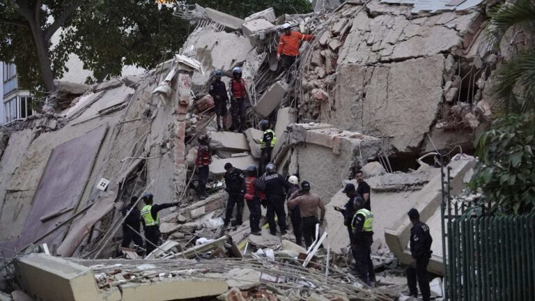 فنزويلا تسجل أكثر من 3500 وفاة جراء زلزالين في يونيو الماضي فنزويلا تسجل أكثر من 3500 وفاة جراء زلزالين في يونيو الماضي