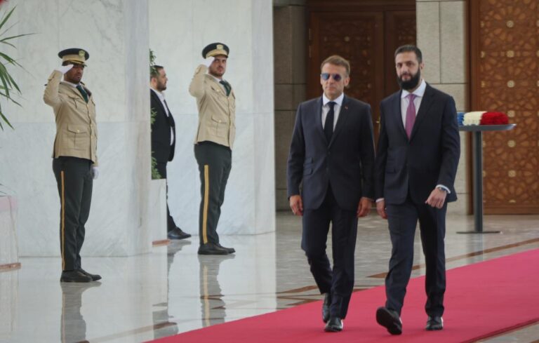 ماكرون: فرنسا تستعد لدعم سوريا بقوات خاصة لمكافحة الإرهاب ماكرون: فرنسا تستعد لدعم سوريا بقوات خاصة لمكافحة الإرهاب