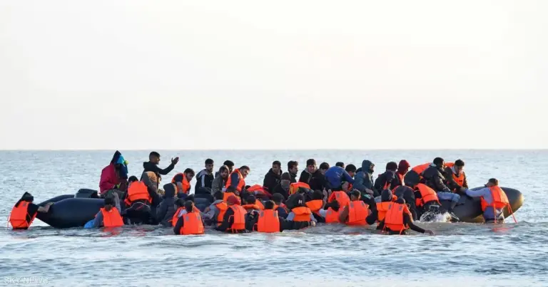 مهاجرون يصلون إلى بريطانيا عبر المانش في أول عبور خلال يوليو مهاجرون يصلون إلى بريطانيا عبر المانش في أول عبور خلال يوليو