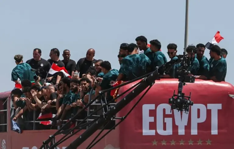 استقبال حاشد لبعثة منتخب مصر في العلمين بعد إنجاز المونديال 2026