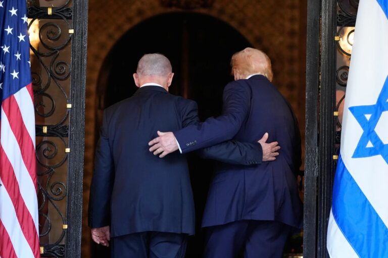 خامنئي يتعهد بالانتقام من المسؤولين الأمريكيين والإسرائيليين على قائمة استهداف تضم 13 شخصية خامنئي يتعهد بالانتقام من المسؤولين الأمريكيين والإسرائيليين على قائمة استهداف تضم 13 شخصية