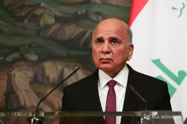 وزير الخارجية العراقي فؤاد حسين يصل الرياض بدعوة من نظيره السعودي