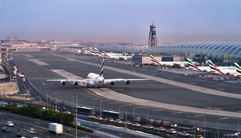 تجارة الإمارات في الطائرات وسفن الفضاء تصل إلى 42.2 مليار درهم في 2025