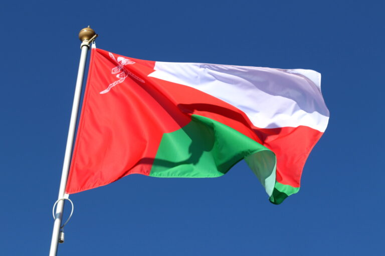 إيران تتهم واشنطن بالضغط على عمان لمنع الاتفاق حول عبور هرمز