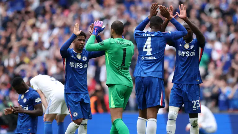 مانشستر يونايتد يعلن التعاقد مع لاعب من تشيلسي بشكل رسمي مانشستر يونايتد يعلن التعاقد مع لاعب من تشيلسي بشكل رسمي