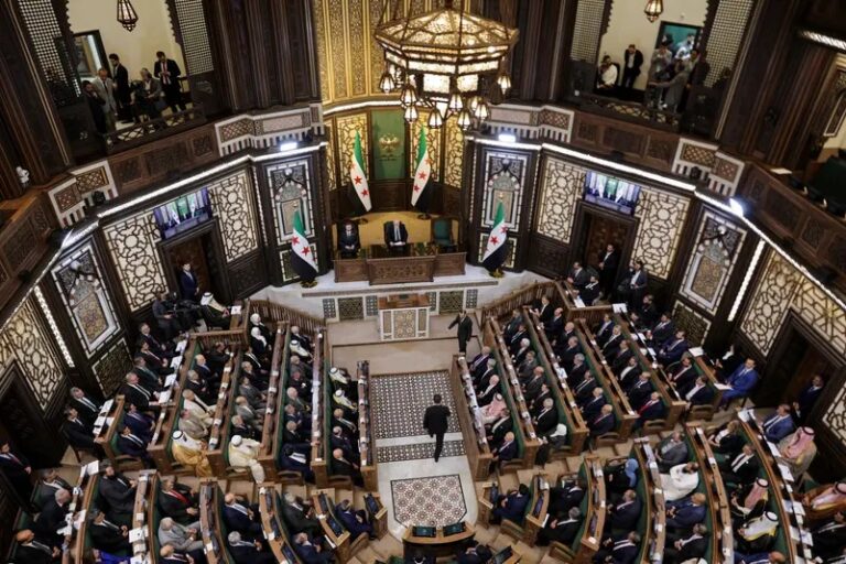 سوريا تبدأ مرحلة جديدة مع انطلاق جلسة مجلس الشعب وتأكيد الشرع على أهمية المؤسسات سوريا تبدأ مرحلة جديدة مع انطلاق جلسة مجلس الشعب وتأكيد الشرع على أهمية المؤسسات
