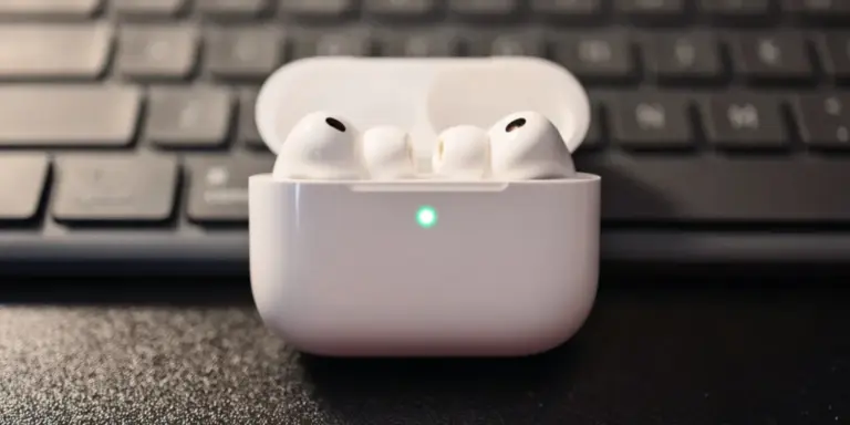 آبل تطور AirPods مزودة بكاميرات وقد تُطرح قبل نهاية العام الحالي